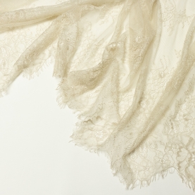 Lace chantilly, dark beige, 60 cm (001355)